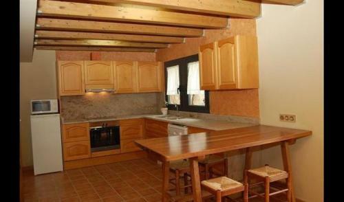 Ponts Villa Sleeps 8 With Pool