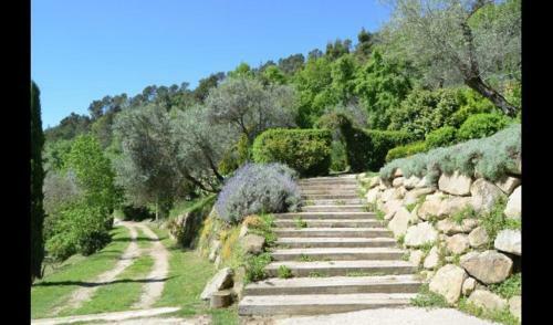 Porqueres Villa Sleeps 4 With Pool