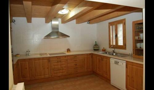 Ponts Villa Sleeps 12 With Pool