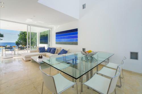Portopetro Villa Sleeps 12 With Pool And Air Con