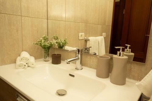 Oceanview Apartment *communal Pool *terrace