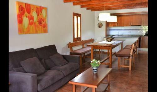 Puig-reig Villa Sleeps 8 With Pool