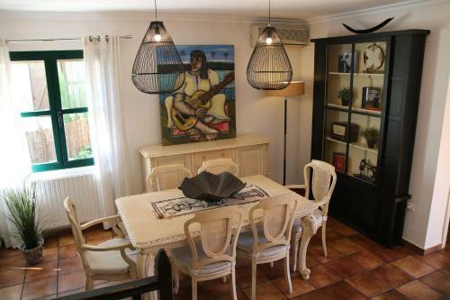 Magnificent House With Swimming Pool Near Valencia