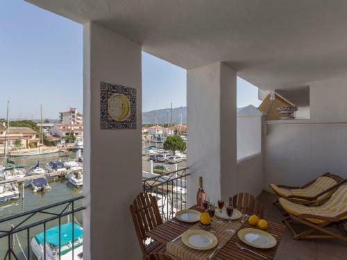 Apartment Royal Marine-5