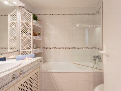 Apartment Royal Marine-5