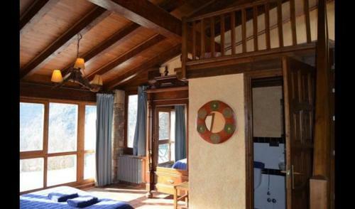 Rupit Villa Sleeps 11 With Pool