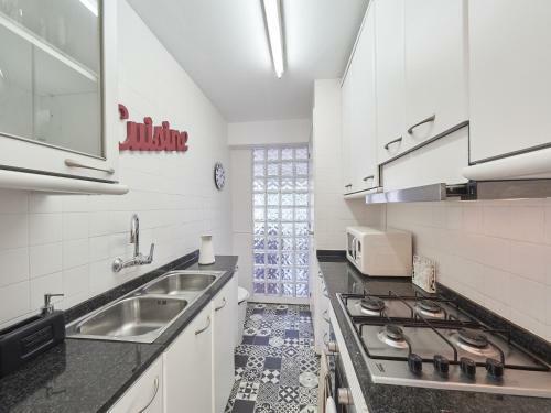 Sea & Pool Apartment 2