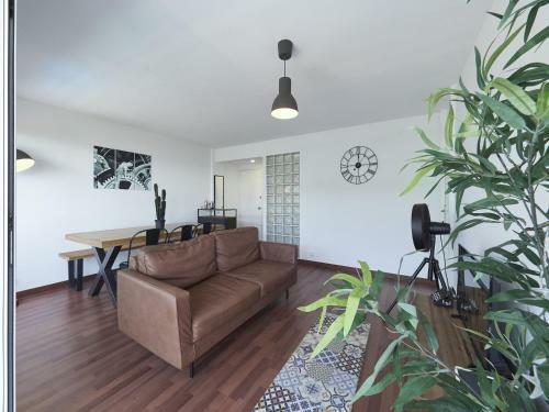 Sea & Pool Apartment 2