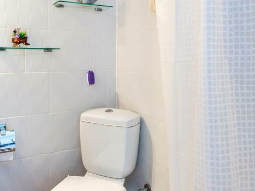 Quaint Apartment In Salou Near Sea Beach