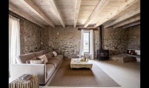 Sant Bartomeu Del Grau Villa Sleeps 7 With Pool