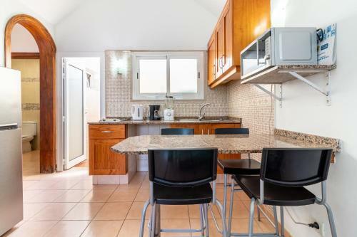 Flatguest Los Tunos +garden +pool +wifi