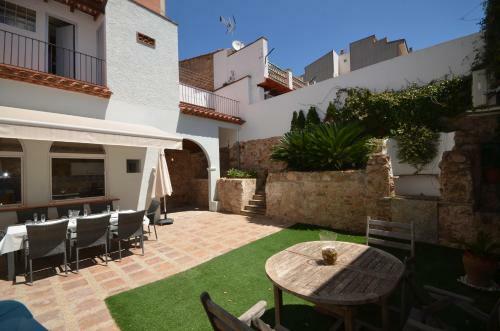 Casa Se�orial En El Centro Con Gran Patio