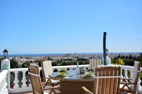 Villa Sleeps 14 With Pool Air Con And Wifi