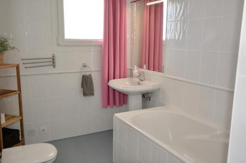 Villa Sleeps 14 With Pool Air Con And Wifi