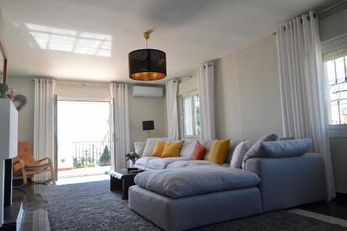 Villa Sleeps 14 With Pool Air Con And Wifi