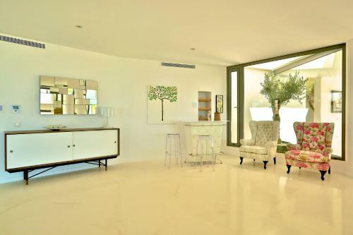 Modern Masterpiece With Private Pool, Ibiza Villa 1001