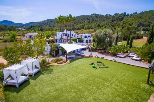 Unique Luxurious 7 Bed Villa & Cottage