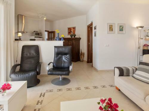 Detached Villa With A Large Private Swimming Pool.