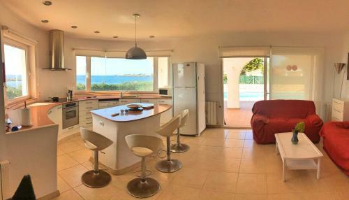 Villa Next Binibeca,just Few Steps Access To Sea