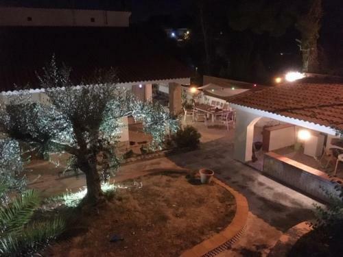 Casa Del Bosque Con Piscina En Sitges