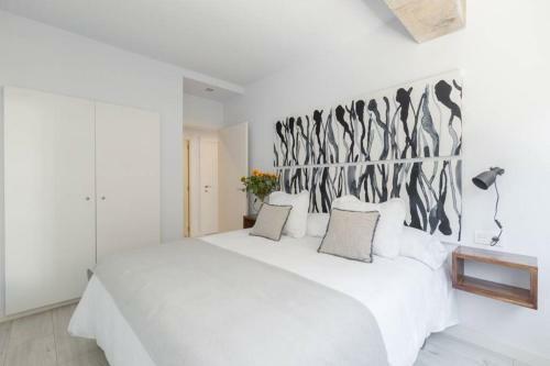 New Gorgeous Central Apartment - Beachfront - 3 Bd