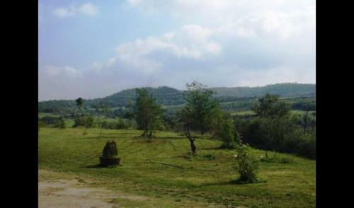 Santa Maria de Merles Villa Sleeps 8 With Pool