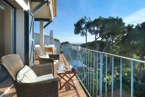 Santa Margarida Villa Sleeps 8 With Pool
