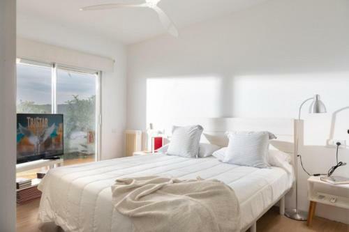 Villa In Santa Margarida Sleeps 8 With Pool