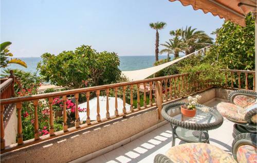 Amazing Home In Santa Pola W/ 5 Bedrooms