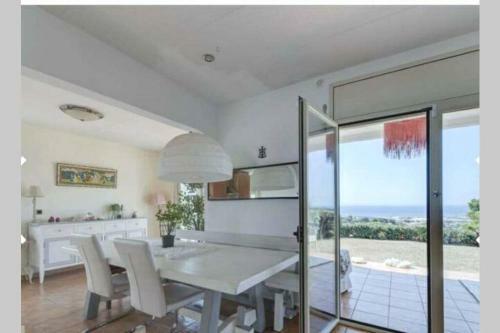 Villa La Gota Dor. D�nde Brilla El Sol