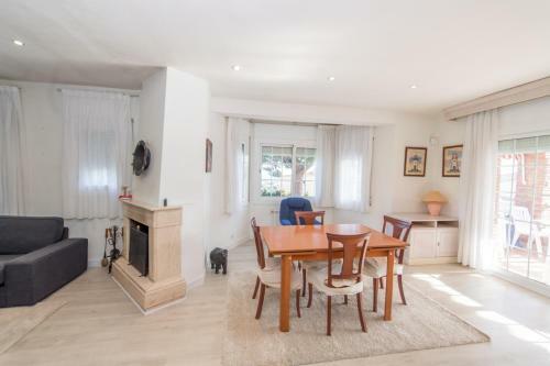 Villa Homeholidaysrentals Gema