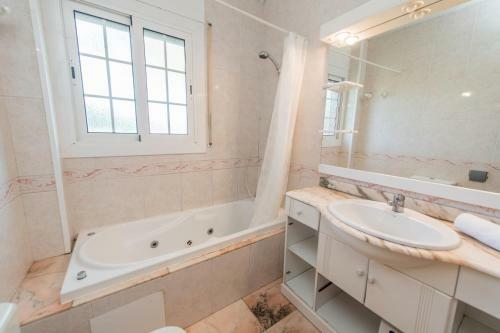Villa Homeholidaysrentals Gema