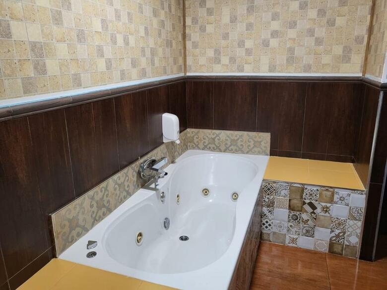 Hostal Avenida Andalucia - Solo Adultos