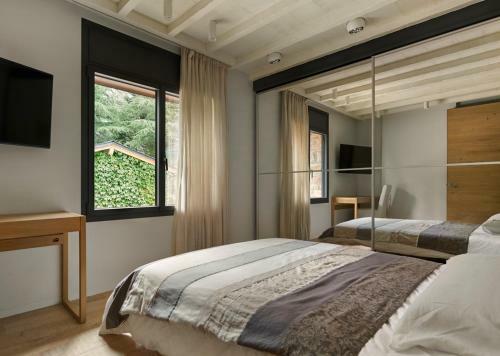Seva Villa Sleeps 14 With Pool And Air Con