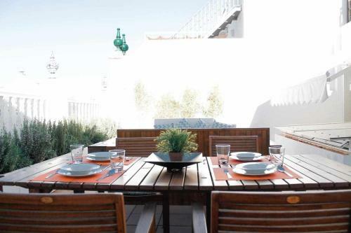 Monkeys Luxury Triana House