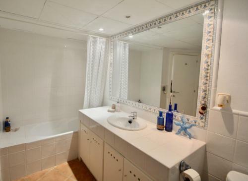 Margarita Stylish Apartment 1 Min From Beach