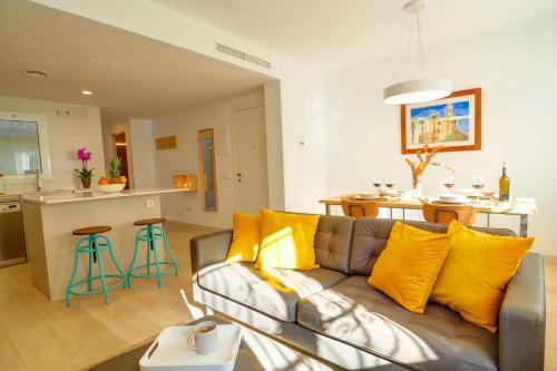 San Sebastian Apartment With Patio By Hello Apartments Sitges