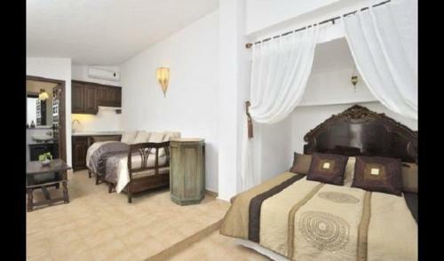 Villa In Sitges Sleeps 20 With Pool And Air Con