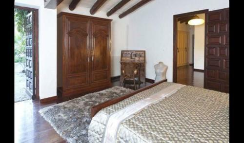Villa In Sitges Sleeps 20 With Pool And Air Con