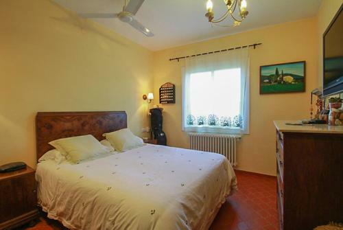 Solius Villa Sleeps 6 Pool Wifi