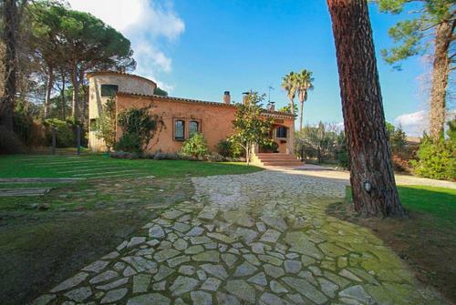 Solius Villa Sleeps 6 Pool Wifi