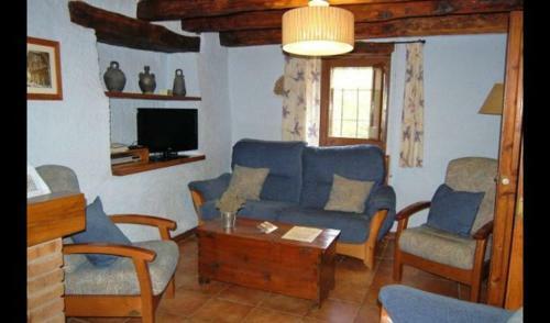 Solsona Villa Sleeps 12 With Pool