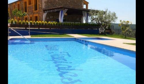 Solsona Villa Sleeps 20 With Pool