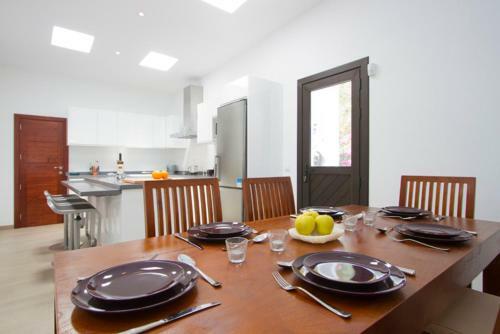 Villa Mojones - 4 Bedrooms Large Heated Pool