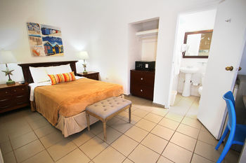Hotel Tres Palmas Inn