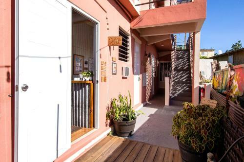 Island Time Hostel
