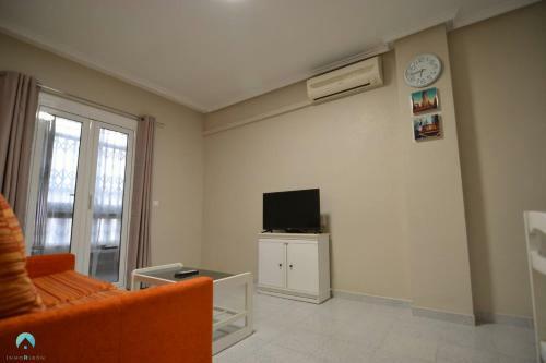 2 Bedroom Full Refurbished Beach Pool Apartment