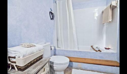 Ullastret Villa Sleeps 6 With Pool And Air Con
