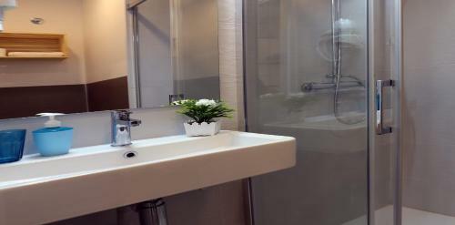 Apartamento Charming Loft With Swimming Pool Near Centre