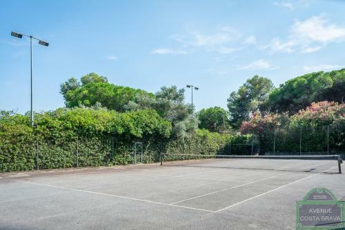 Hostal Cala Castell Suites